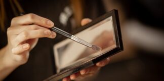 Co warto mieć w swojej kosmetyczce?