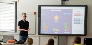 Czym się różni smart casual od casual?