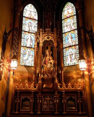 Po co świeci się dewocjonalia?