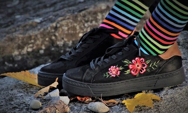 Jakie buty będą modne w 2023 sneakersy?