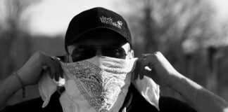 Co oznacza bandana na nadgarstku? Co oznacza bandana na nadgarstku?