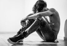 Jak wiązać męska chustę na szyi?